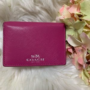 this wallet is beautiful and is almost new